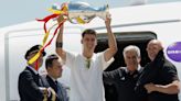 La selección española aterriza en Madrid con el trofeo de campeona de Europa