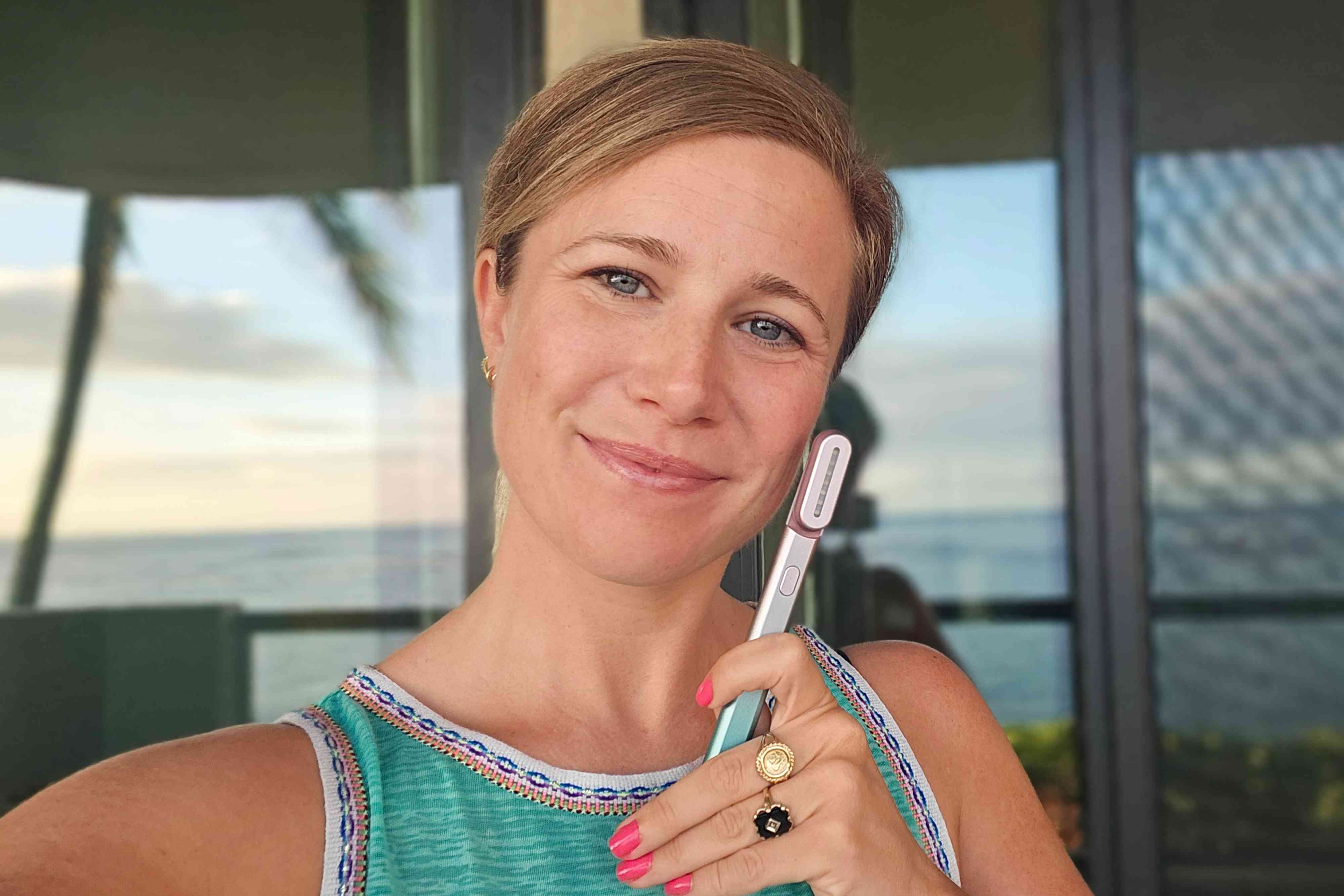 Hollywood’s Go-To Skincare Wand Transformed My Skin in Two Weeks — and My Mom Loves It, Too