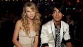 De Joe Jonas a Travis Kelce: las 10 canciones de amor (y desamor) que Taylor Swift ha dedicado a sus parejas