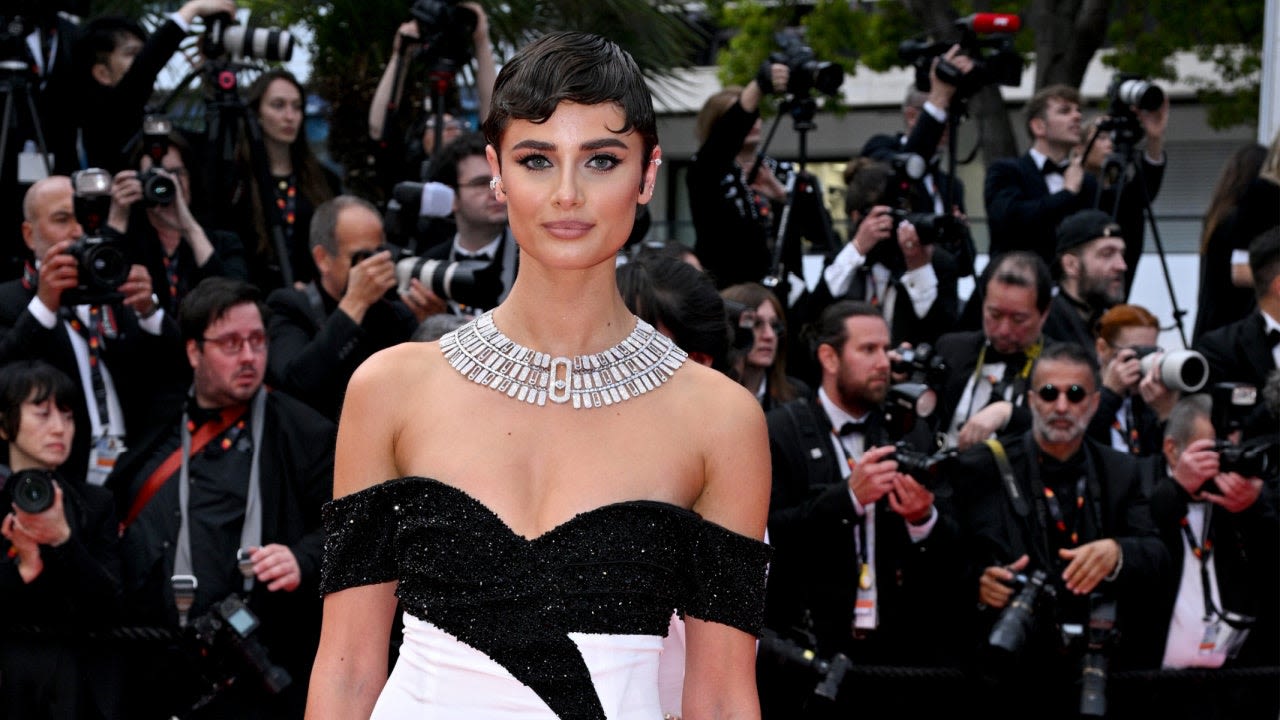 Model Taylor Hill Says She Suffered a Miscarriage After Getting Pregnant While Having an IUD