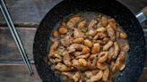 Pollo almendrado chino con jícama. Una receta de comida cantonesa fácil y equilibrada