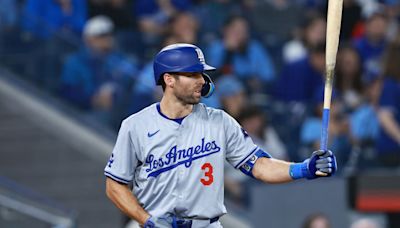 Chris Taylor gets rare start in Dodgers opener at Reds