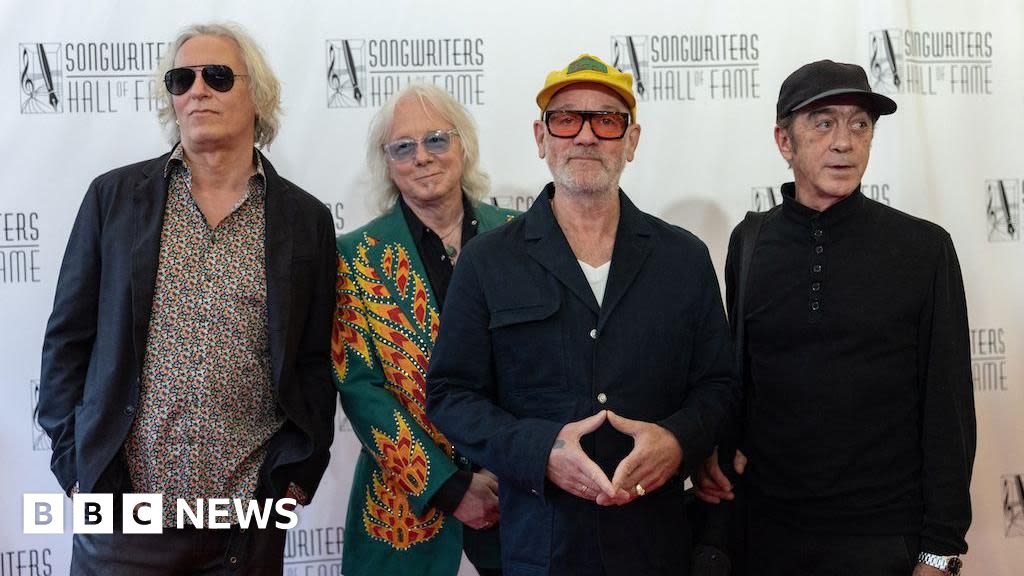 REM perform for the first time since 2007 at Songwriters Hall Of Fame