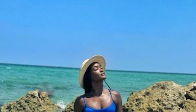 Erika Januza posa em cenário paradisíaco em Miami: "Deusa"