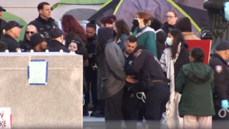 Protesters remain at Yale University a day after 45 pro-Palestinian activists were arrested on campus