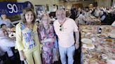 El cumpleaños más feliz de Líber la del estanco, la mujer que siguió en un Seiscientos al Oviedo por los campos de Tercera