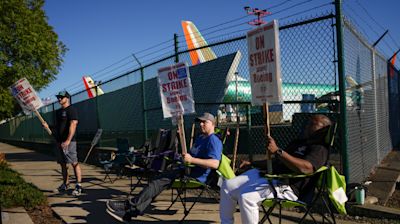 Boeing, union to meet for talks 2 weeks into strike