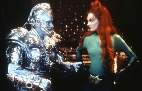 Arnold Schwarzenegger and Uma Thurman reunite: 'Watch out, Batman'