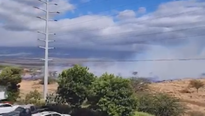 Maui firefighters battling brush fire near Piilani Highway in Kihei