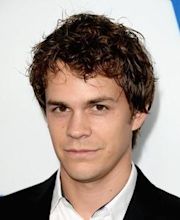 Johnny Simmons