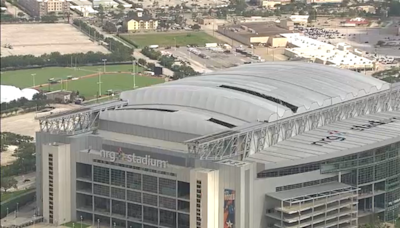 Zach Bryan's 'Quittin Time Tour' continues at NRG Stadium despite roof damage from Beryl