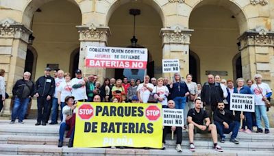 Los vecinos de Ques (Piloña) se rebelan: presentan 2.500 alegaciones contra los parques de baterías proyectados a 40 metros de las casas