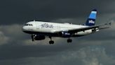US seeks to block JetBlue's Spirit Airlines deal at trial