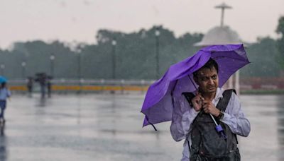 Weather Update: Rain lashes Delhi, IMD issues red alert for Maharashtra, Karnataka and Kerala