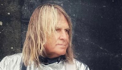 The Alarm's Mike Peters reveals that his cancer has returned