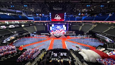 Which Indiana politicians are attending the Republican convention, and which aren't