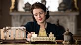 Video Of The Crown's Claire Foy Refusing To Sign An Autograph In Blue Ink Is Going Viral, And What In The Sam...