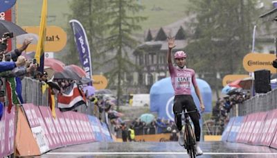 Pogacar no perdona y gana su quinta etapa en el día más caótico del Giro de Italia