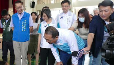 視察校園師生接種流感及新冠疫苗 侯友宜鼓勵接種守護健康 - 理財周刊