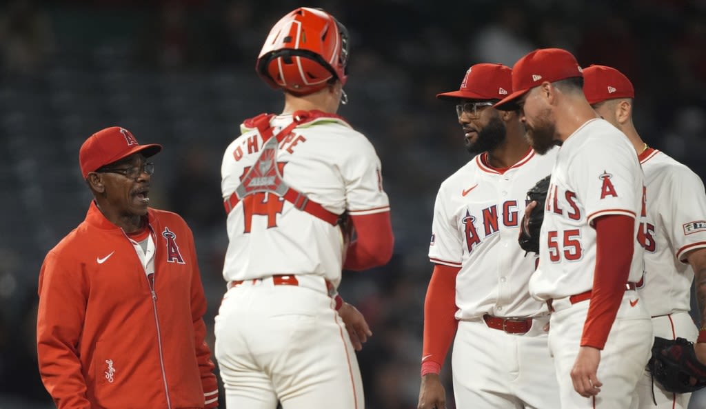 Angels’ bullplen implodes in loss to Cardinals