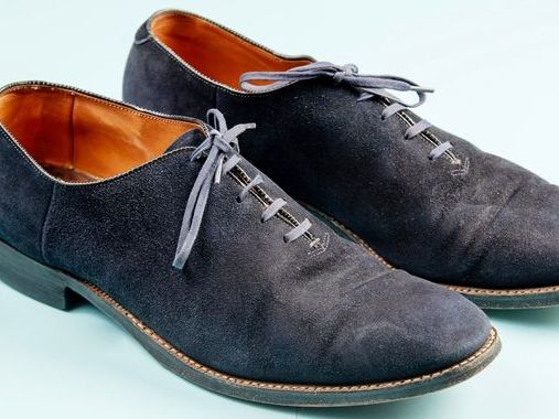 Elvis Presley's blue suede shoes expected to fetch up to £120,000 at auction