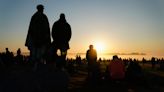 Thousands flock to Stonehenge to celebrate summer solstice