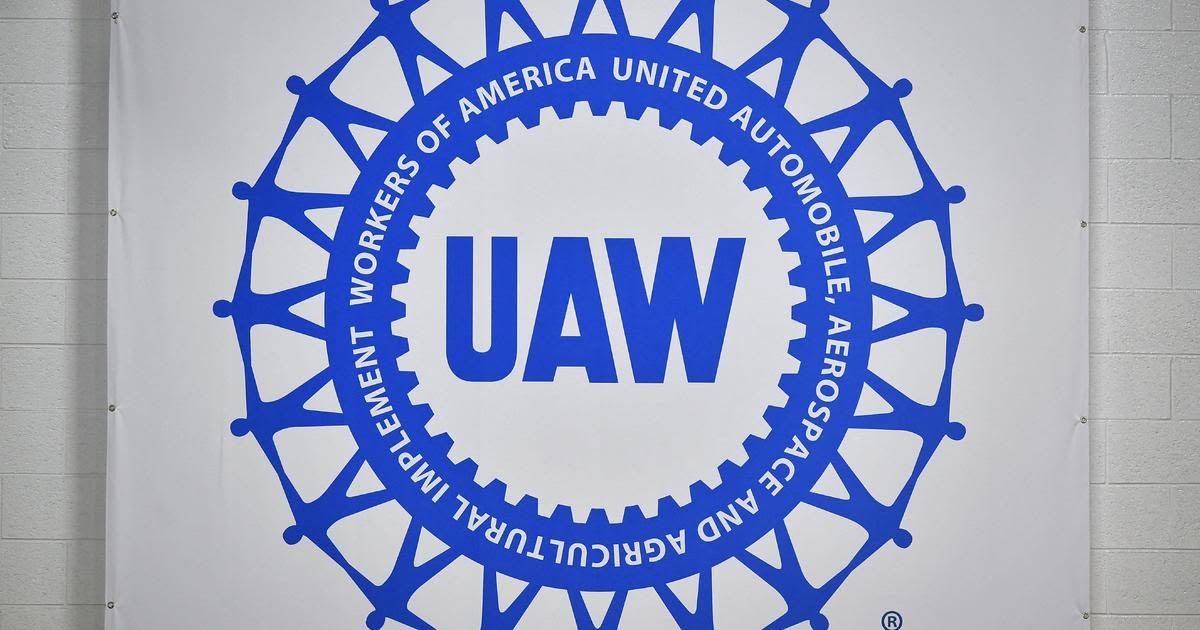 UAW accuses Stellantis of attempting to move Durango production out of U.S.