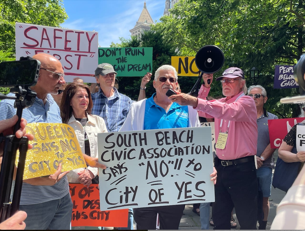 ‘Say No to City of Yes;’ Staten Islanders protest controversial NYC rezoning plan at City Hall