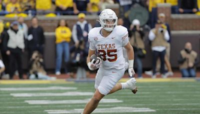 Texas TE Gunnar Helm Shines in Career Day vs. Michigan: 'He's a Warrior'