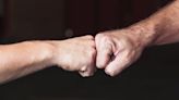 La particular relación que hay entre la fuerza de las manos y el envejecimiento: esto dice una investigación científica