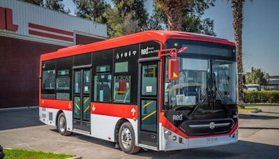 Gabriel Boric encabeza la llegada de los primeros buses 100% eléctricos a Rancagua - La Tercera