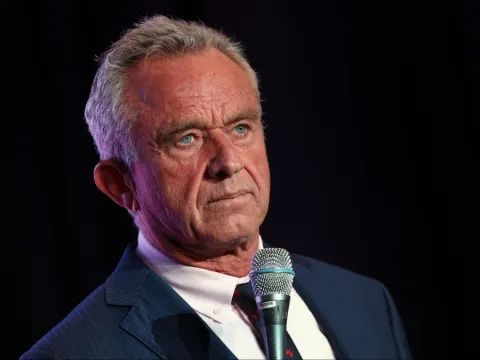 What Happened to Robert F. Kennedy Jr.’s Voice? Health Problems Explained