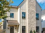 2316 Quarry Trails Dr, Columbus OH 43228