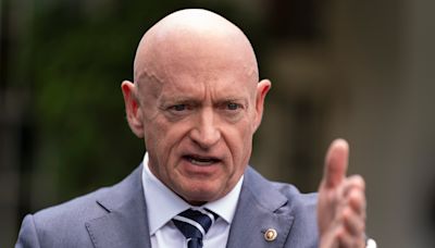 Mark Kelly sería la elección de Kamala Harris para candidato a la vicepresidencia