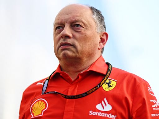 El jefe de Ferrari responde al gran deseo de Lewis Hamilton: "¿Newey? Con las dos palabras que diría..."