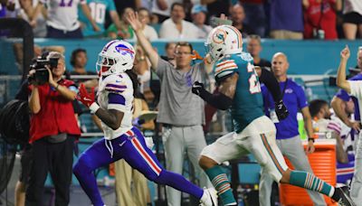 Record performance on offense, surprise star on defense: How Bills crushed the Dolphins