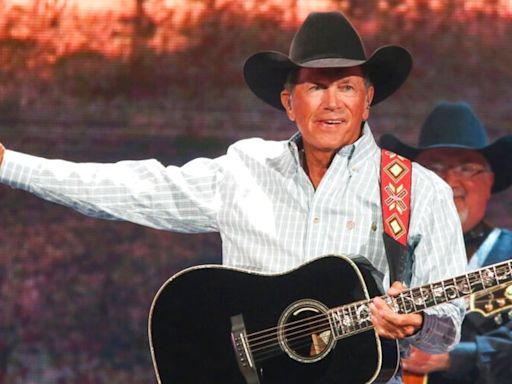 George Strait sets US concert record for largest audience in a single night