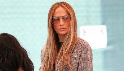 ¡Sin faja ni Ben Affleck! JLo brilla en Italia con este look veraniego