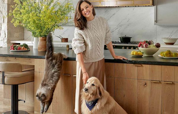 Jennifer Garner Gives a Tour Inside Her L.A. Home Despite Being 'Such a Private Person': ‘I’m So Proud of It’