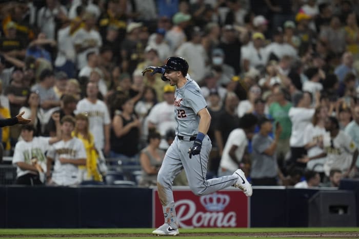 Detroit Tigers keep playoff hopes alive with most dramatic moment of season