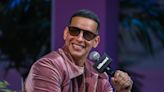 Daddy Yankee firma para ser productor de la serie "Neon" de Netflix