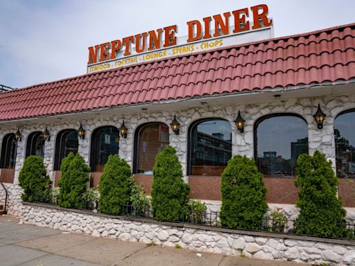 Patrons mourn as beloved Astoria institution the Neptune Diner closes its doors forever