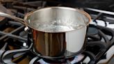 At what temperature does water boil? Explaining water's boiling point and how long it will take.