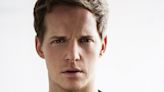 Chris Geere Latest To Join Amy Schumer In Netflix’s ‘Kinda Pregnant’