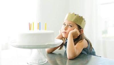 Man misses daughter's birthday to support divorcee sister giving birth. Here's why Reddit thinks he's wrong