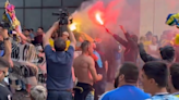 Aficionados del Cádiz se amotinan a las puertas del estadio