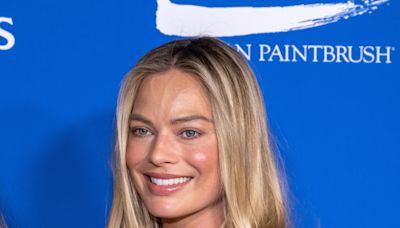 Margot Robbie Just Made a Nightgown and Shower Shoes Look Impossibly Chic