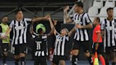 Botafogo vence a Palmeiras en el duelo de líderes y se aísla en la cima del fútbol en Brasil