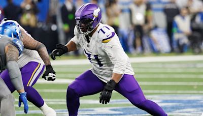 Vikings exercise fifth-year option on LT Christian Darrisaw