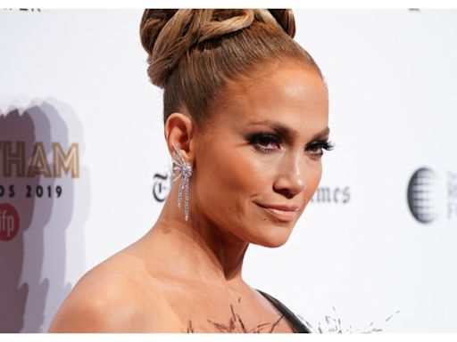 Jennifer Lopez Sends Divorce Rumors Into Overdrive With New Statement Necklace